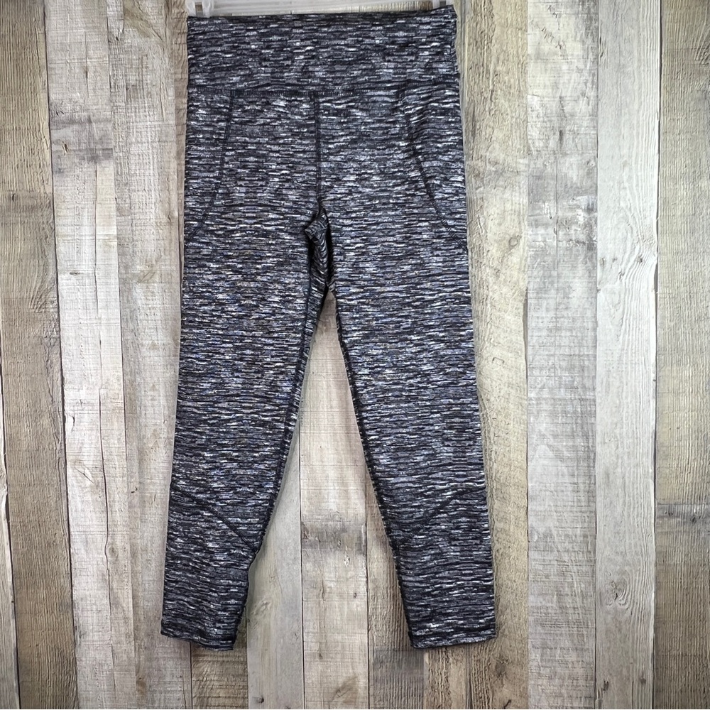 Grey Size Small Compression Capri Length Leggings Gray/Black/White Varie…
